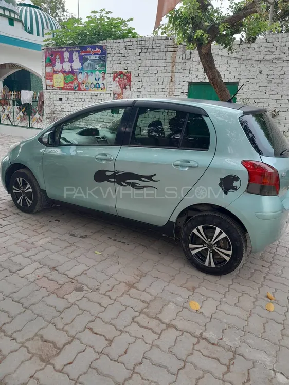 Toyota Vitz 2013 for Sale in Sialkot Toyota Vitz 2013 for Sale in Sialkot Image-11