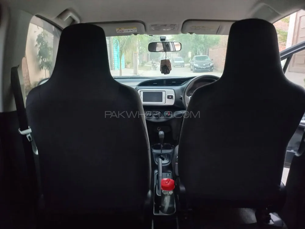 Toyota Vitz 2015 for Sale in Multan Toyota Vitz 2015 for Sale in Multan Image-11