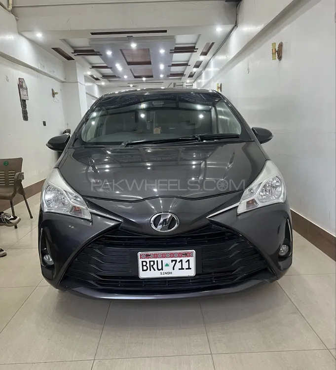 Toyota Vitz 2017 for Sale in Karachi Image-1
