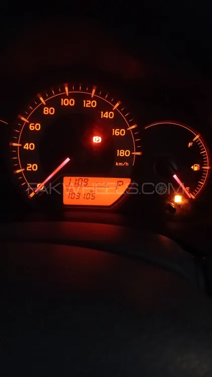 Toyota Vitz 2018 for Sale in Karachi Image-1