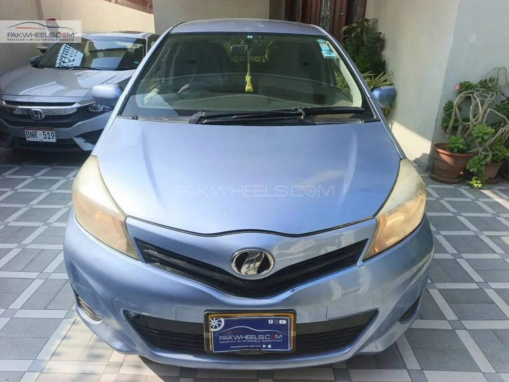 Toyota Vitz 2014 for Sale in Karachi Image-1