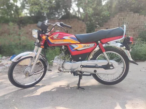 Honda CD 70 2025
