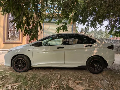 Honda Grace Hybrid 2018