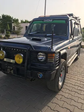 Mitsubishi Pajero Exceed 2.5D 1990