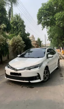 Toyota Corolla Altis Grande 1.8 2015