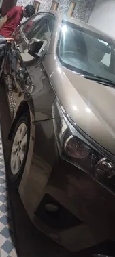 Toyota Corolla Altis Grande CVT-i 1.8 2015
