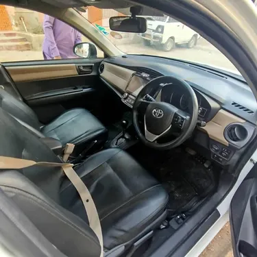 Toyota Corolla Axio Hybrid 1.5 2015