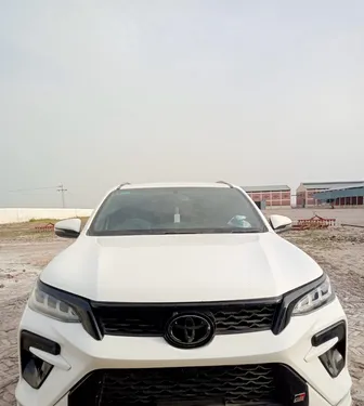 Toyota Fortuner GR-S 2024