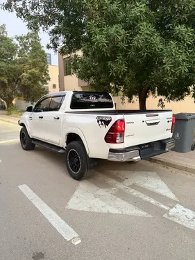 Toyota Hilux Revo V Automatic 2.8 2018