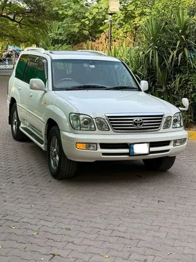 Toyota Land Cruiser Cygnus 2005