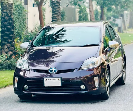 Toyota Prius G Touring Selection Leather Package 1.8 2015