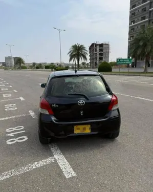 Toyota Vitz F 1.0 2012