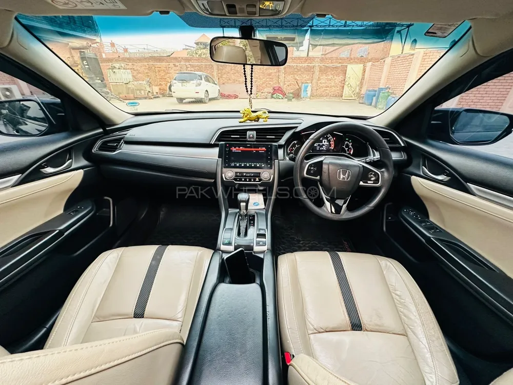 Honda Civic 2018 for Sale in Multan Honda Civic 2018 for Sale in Multan Image-10