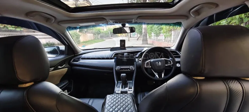 Honda Civic 2018 for Sale in Rawalpindi Honda Civic 2018 for Sale in Rawalpindi Image-9