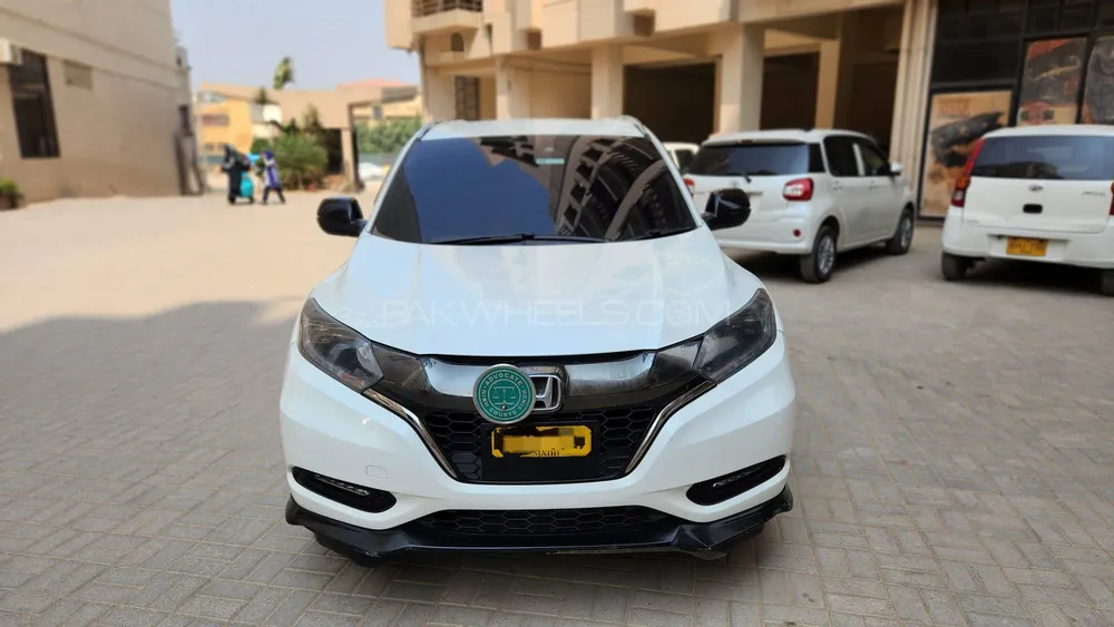 Honda Vezel 2017 for Sale in Karachi Image-1