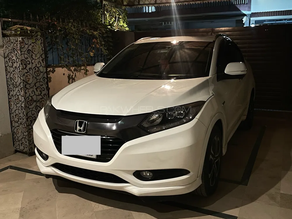 Honda Vezel 2015 for Sale in Rawalpindi Image-1