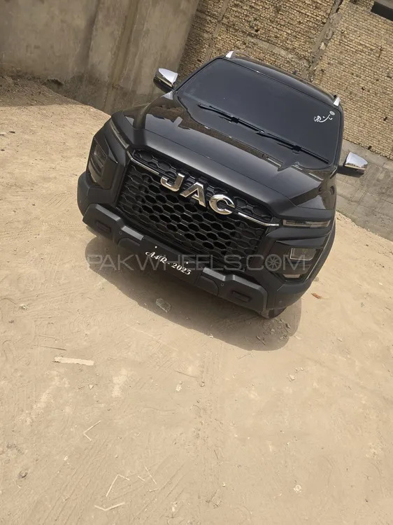 JAC T9 2025 for Sale in Quetta JAC T9 2025 for Sale in Quetta Image-7
