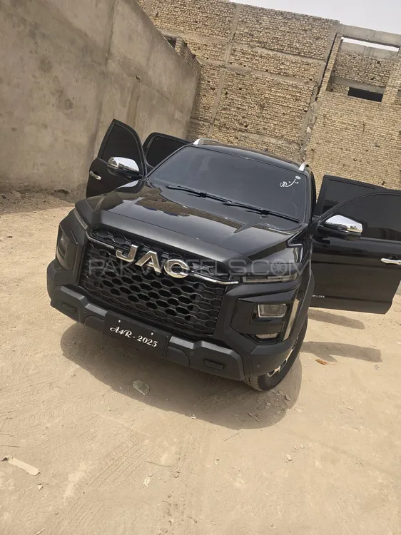JAC T9 2025 for Sale in Quetta JAC T9 2025 for Sale in Quetta Image-2