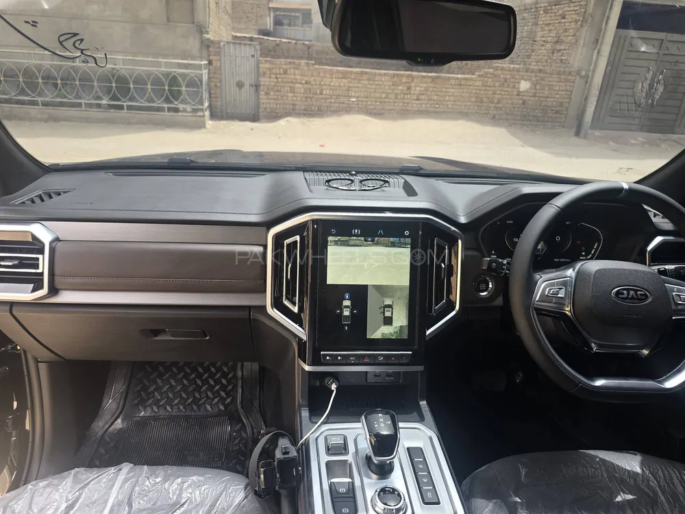 JAC T9 2025 for Sale in Quetta JAC T9 2025 for Sale in Quetta Image-6