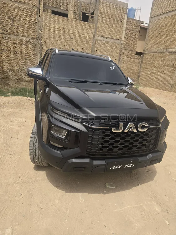 JAC T9 2025 for Sale in Quetta JAC T9 2025 for Sale in Quetta Image-9
