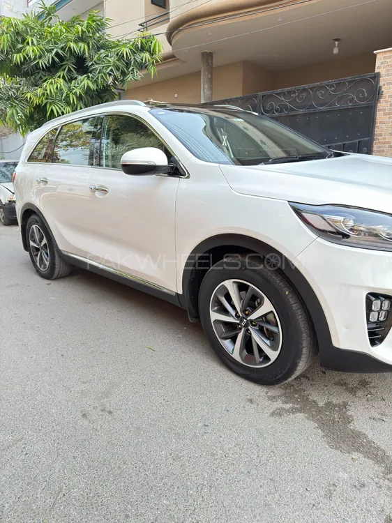 KIA Sorento 2023 for Sale in Lahore KIA Sorento 2023 for Sale in Lahore Image-6
