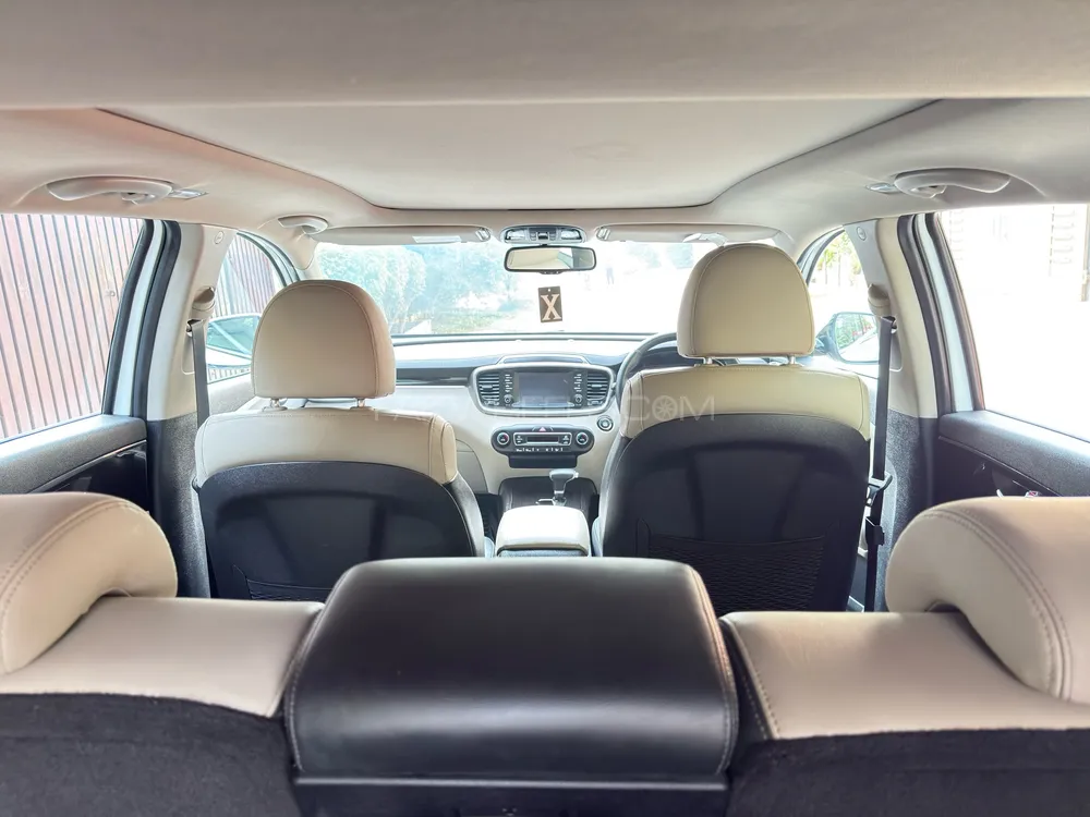 KIA Sorento 2023 for Sale in Lahore KIA Sorento 2023 for Sale in Lahore Image-13