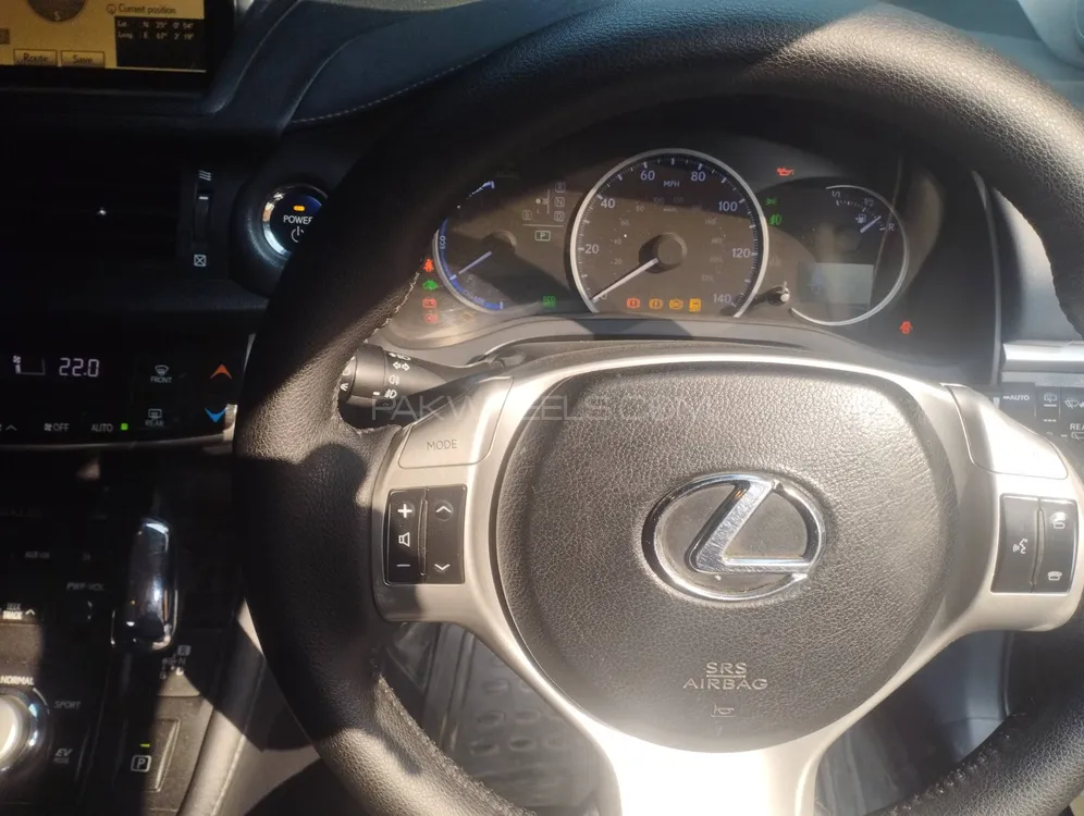 Lexus CT200h 2011 for Sale in Karachi Lexus CT200h 2011 for Sale in Karachi Image-9