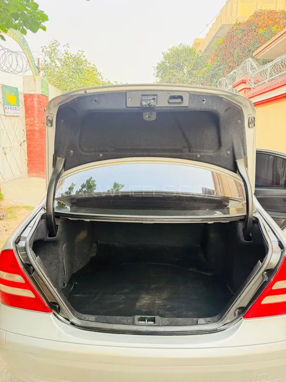 Mercedes Benz C Class 2004 for Sale in Peshawar Mercedes Benz C Class 2004 for Sale in Peshawar Image-6