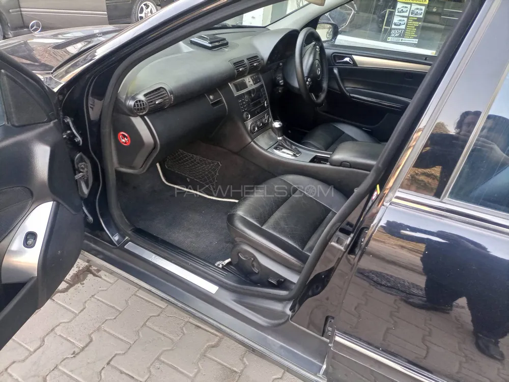 Mercedes Benz C Class 2006 for Sale in Rawalpindi Mercedes Benz C Class 2006 for Sale in Rawalpindi Image-14