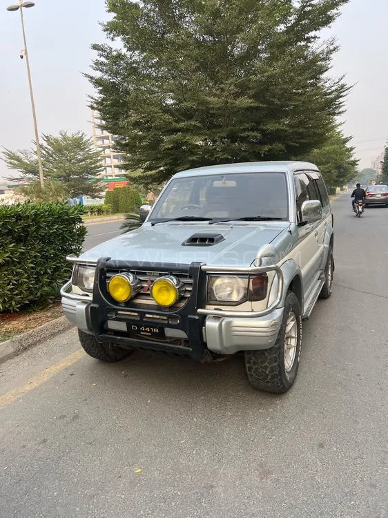 Mitsubishi Pajero 1993 for Sale in Lahore Mitsubishi Pajero 1993 for Sale in Lahore Image-1