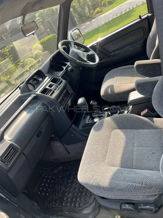 Mitsubishi Pajero 1993 for Sale in Lahore Mitsubishi Pajero 1993 for Sale in Lahore Image-14