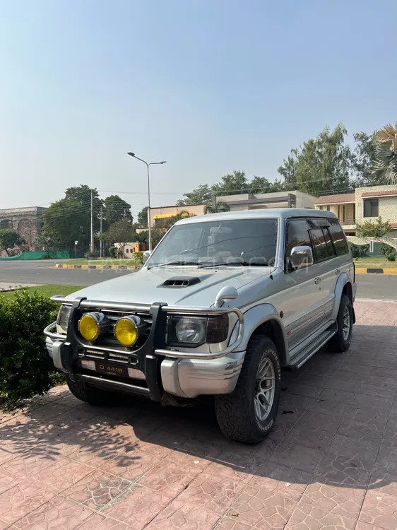 Mitsubishi Pajero 1993 for Sale in Lahore Mitsubishi Pajero 1993 for Sale in Lahore Image-5