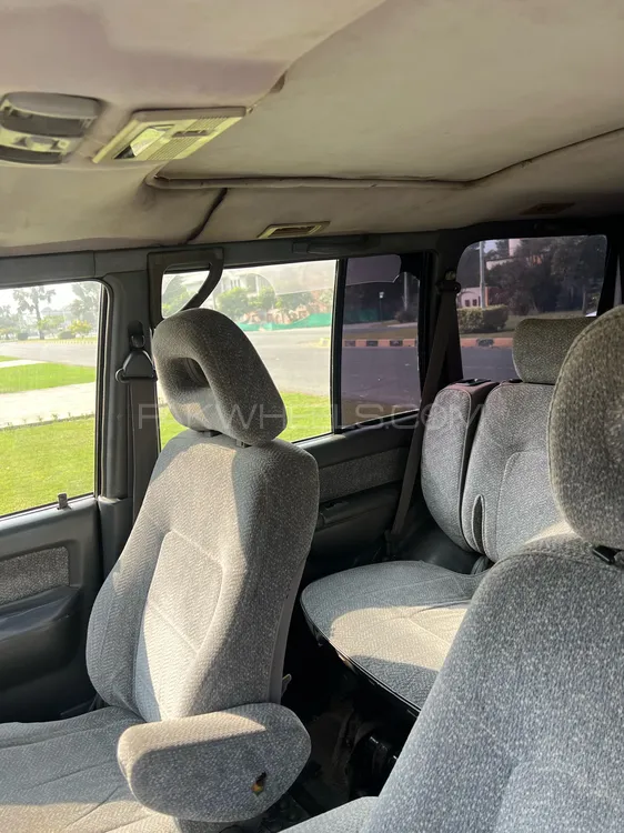 Mitsubishi Pajero 1993 for Sale in Lahore Mitsubishi Pajero 1993 for Sale in Lahore Image-9