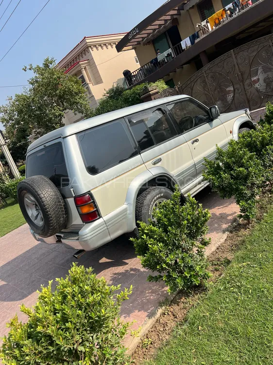 Mitsubishi Pajero 1993 for Sale in Lahore Mitsubishi Pajero 1993 for Sale in Lahore Image-18