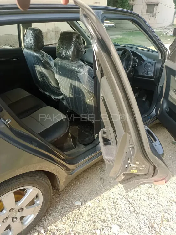 Suzuki Swift 2010 for Sale in Karachi Suzuki Swift 2010 for Sale in Karachi Image-17