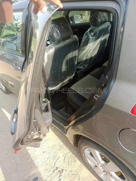 Suzuki Swift 2010 for Sale in Karachi Suzuki Swift 2010 for Sale in Karachi Image-6