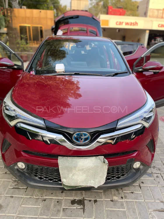 Toyota C-HR 2016 for Sale in Lahore Toyota C-HR 2016 for Sale in Lahore Image-1