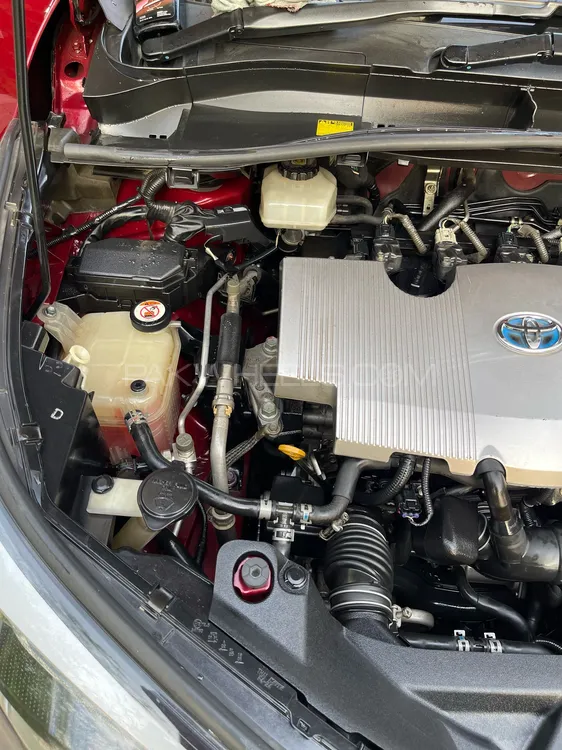 Toyota C-HR 2016 for Sale in Lahore Toyota C-HR 2016 for Sale in Lahore Image-19