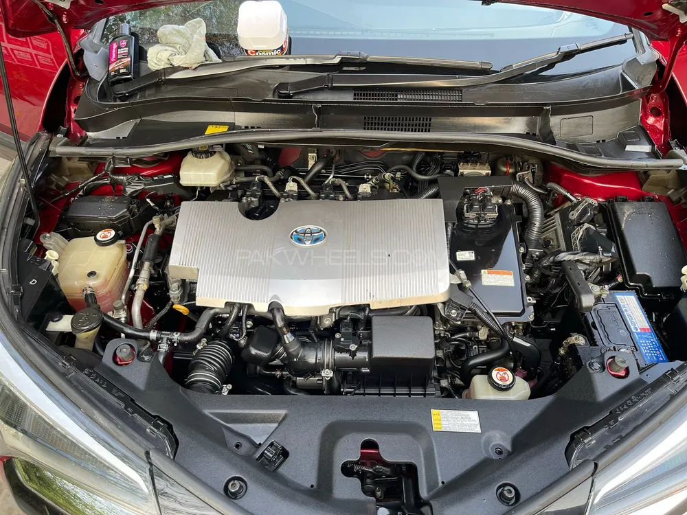 Toyota C-HR 2016 for Sale in Lahore Toyota C-HR 2016 for Sale in Lahore Image-18