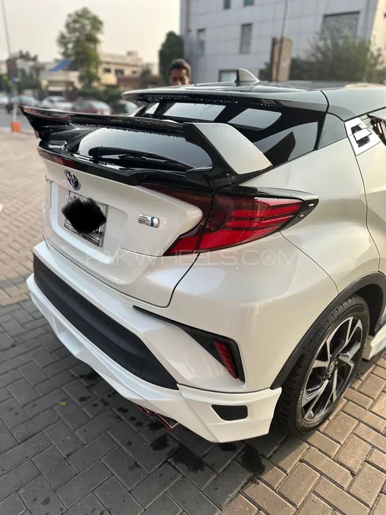 Toyota C-HR 2020 for Sale in Lahore Toyota C-HR 2020 for Sale in Lahore Image-14
