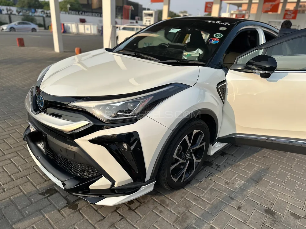 Toyota C-HR 2020 for Sale in Lahore Toyota C-HR 2020 for Sale in Lahore Image-10