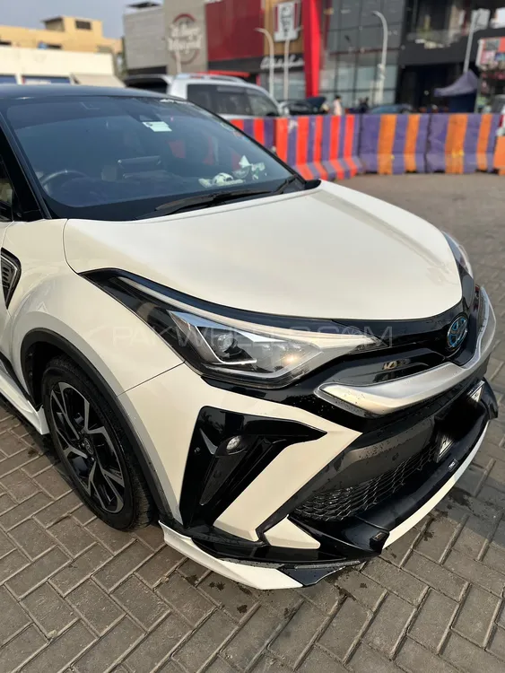 Toyota C-HR 2020 for Sale in Lahore Toyota C-HR 2020 for Sale in Lahore Image-16