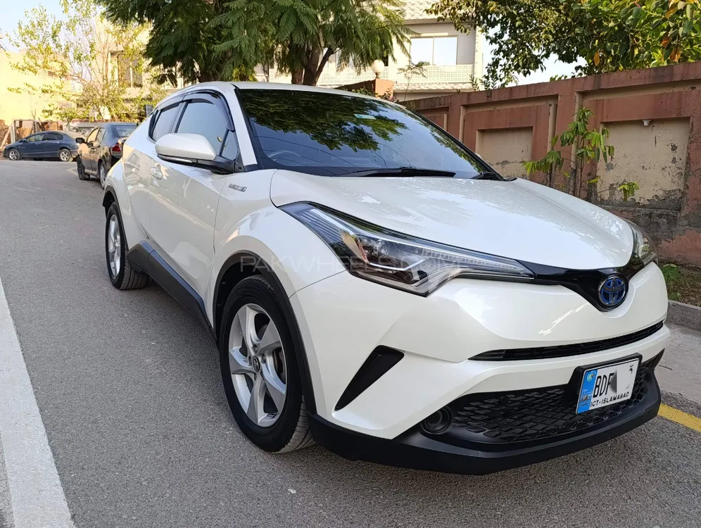 Toyota C-HR 2018 for Sale in Islamabad Image-1