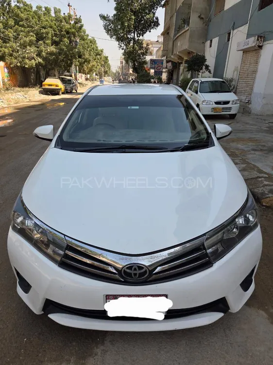 Toyota Corolla 2015 for Sale in Karachi Image-1
