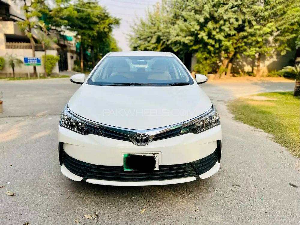 Toyota Corolla 2017 for Sale in Lahore Image-1