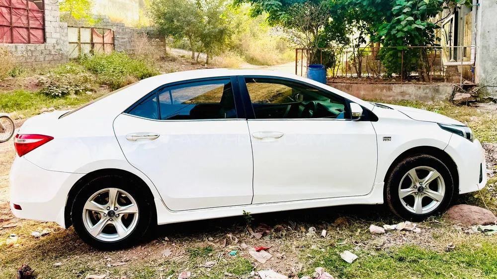 Toyota Corolla 2015 for Sale in Islamabad Image-1