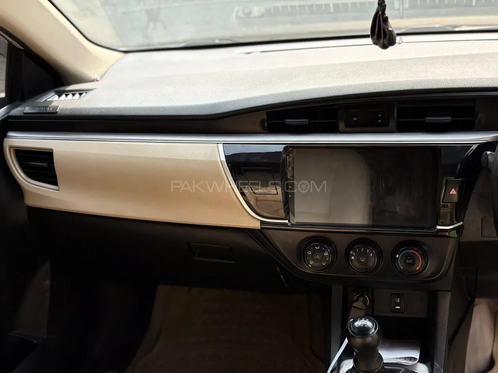 Toyota Corolla 2015 for Sale in Multan Toyota Corolla 2015 for Sale in Multan Image-11