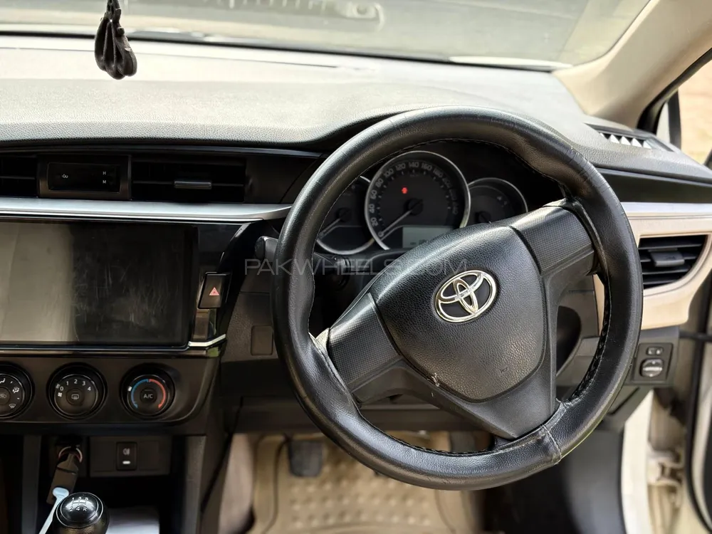 Toyota Corolla 2015 for Sale in Multan Toyota Corolla 2015 for Sale in Multan Image-13