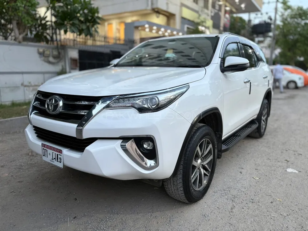 Toyota Fortuner 2018 for Sale in Karachi Toyota Fortuner 2018 for Sale in Karachi Image-1