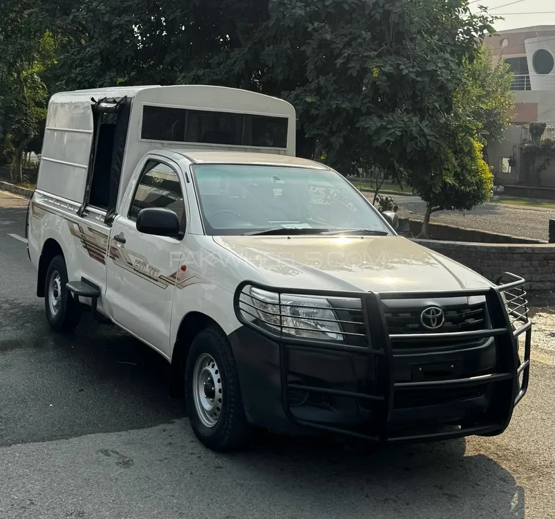 Toyota Hilux 2016 for Sale in Lahore Image-1
